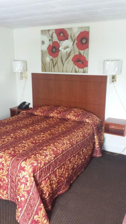 Royal Inn Motel Watertown Room photo